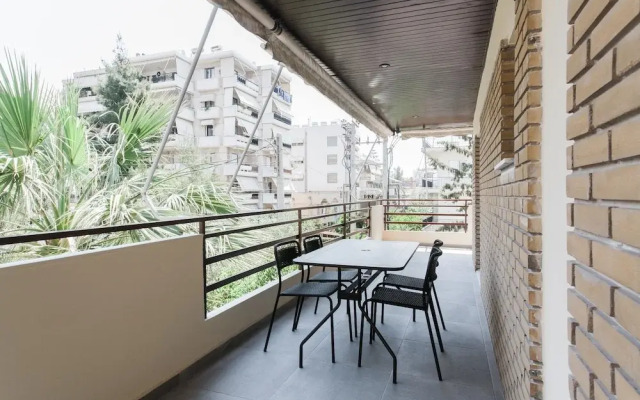 Stellar 3BR Apartment with Balcony