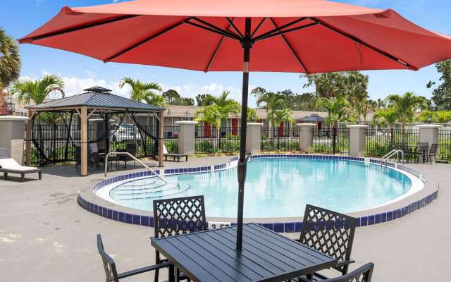 Super 8 by Wyndham Kissimmee-Orlando