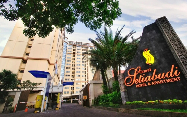 youre.at - Grand Setiabudi Apartment