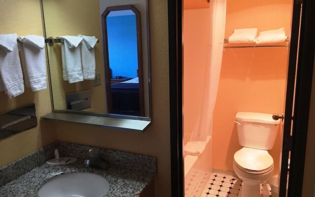 Howard Johnson Denver/West