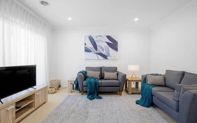 Peaceful Designer 2br@leafy Mill Park