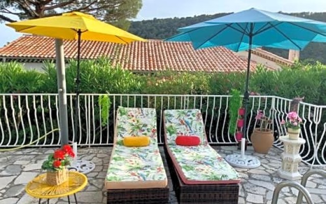 SUITE ROMANTIQUE et CHAMBRE BAROQUE à St Paul de Vence