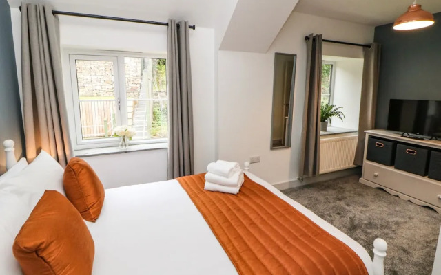 1 Orchard View