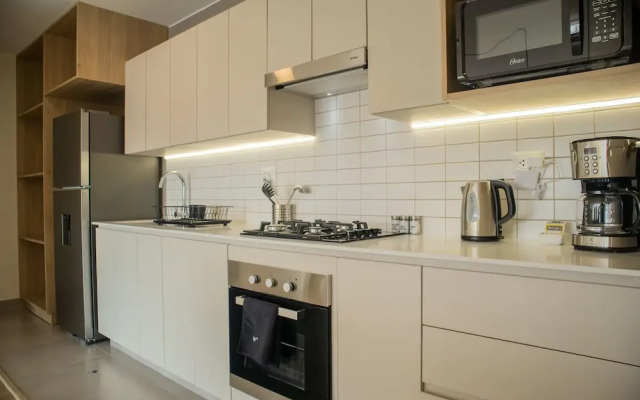 w Impressive 2BR With Balcony in Miraflores