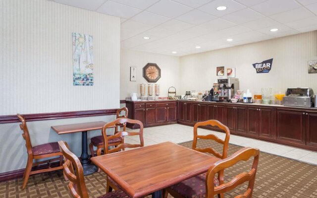 Wingate by Wyndham Savannah Gateway