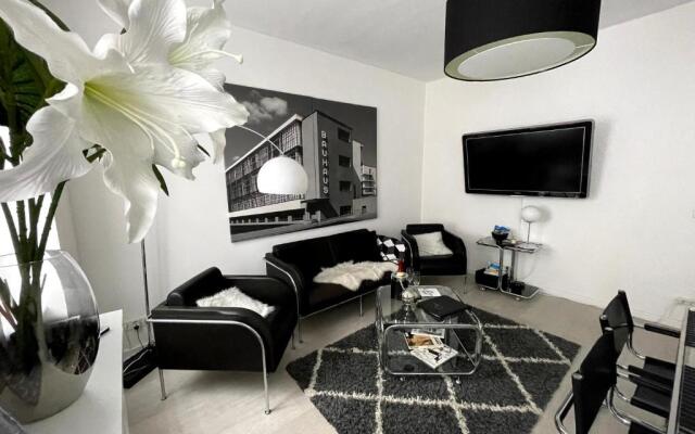 BAUHAUS Design-Luxus Apartment, 20er Jahre Stil, Garten