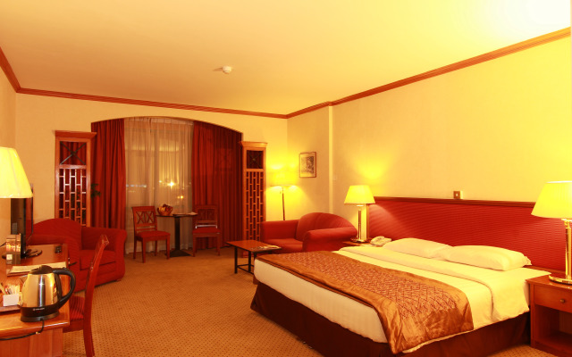 The George Hotel