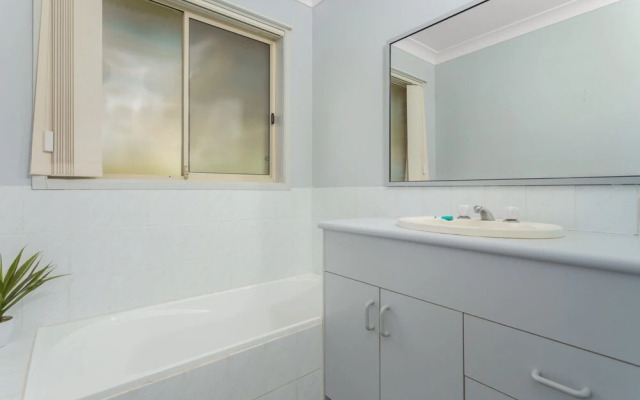 19 Melaleuca Crescent Catalina