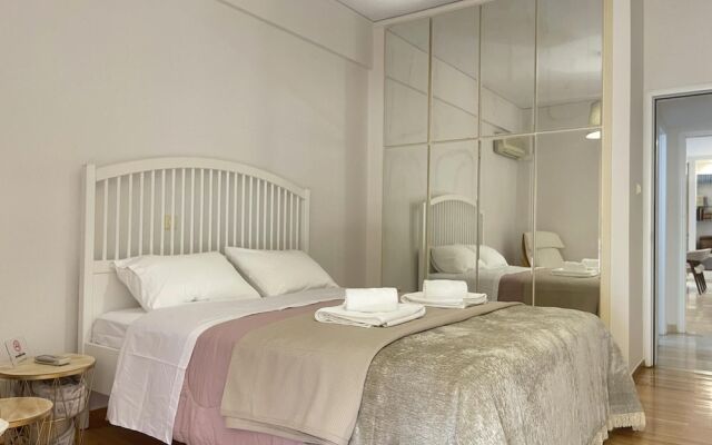 Cassiopeia - Glyfada Apartment