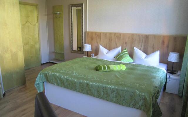 Ahorn Hotel & Restaurant