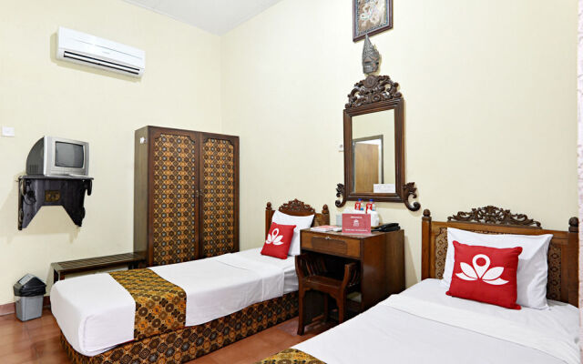 ZEN Rooms Pasar Kembang 1