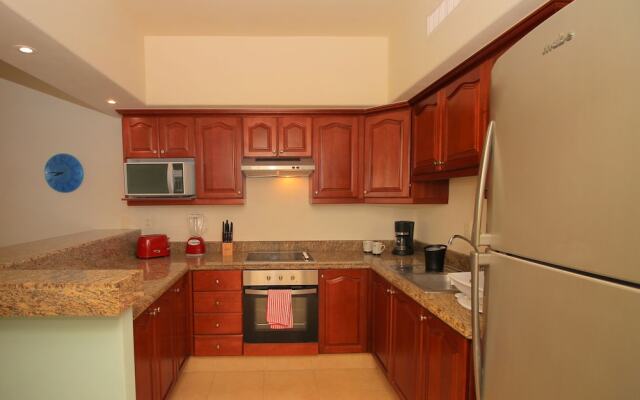 Luna Maya? Beautiful 2BR Beach Condo By Select