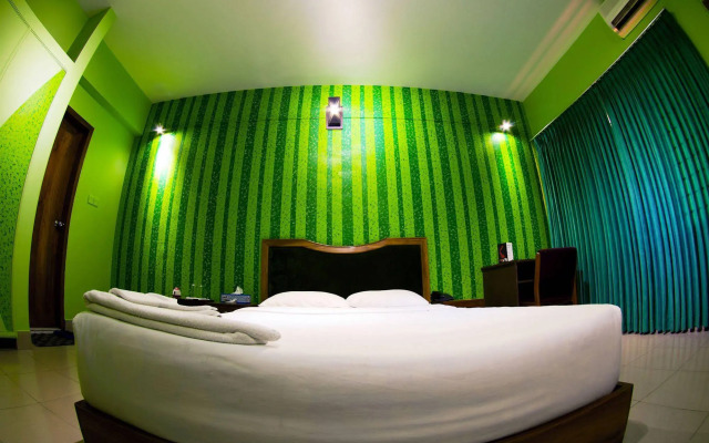 Hotel Tropical Daisy
