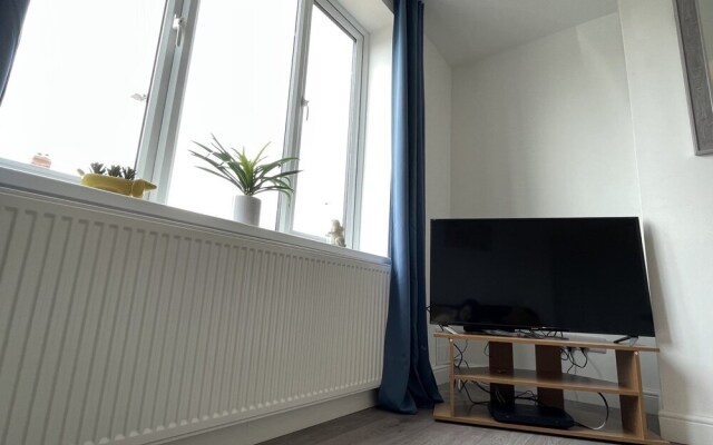 Worksop Newly Refurbished 3-bedroom House