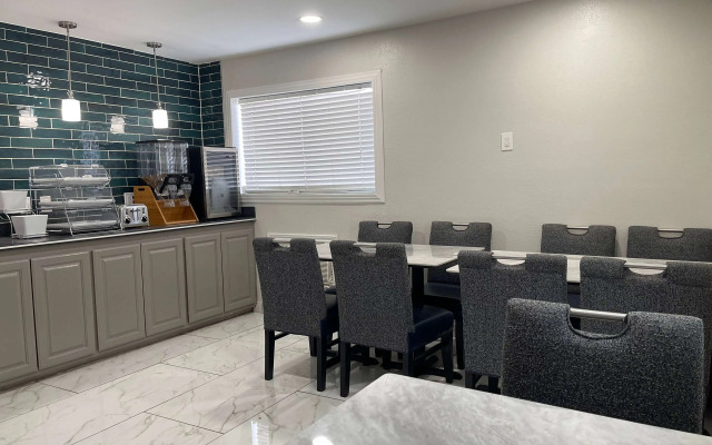 Days Inn by Wyndham Sulphur Springs