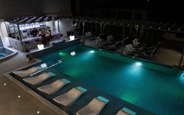 Aeonian Luxury Suites
