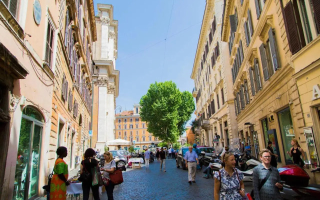 Dei Giubbonari Apartment