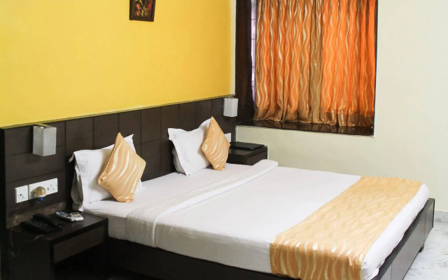 FabHotel Arya International Elgin Road