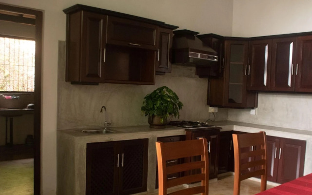 Galle Large Serviced Villa Near Beaches & Fort