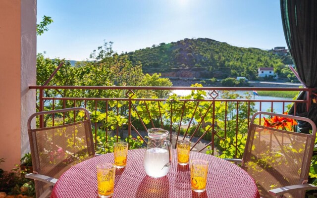 Stunning Home in Modric With 3 Bedrooms and Wifi