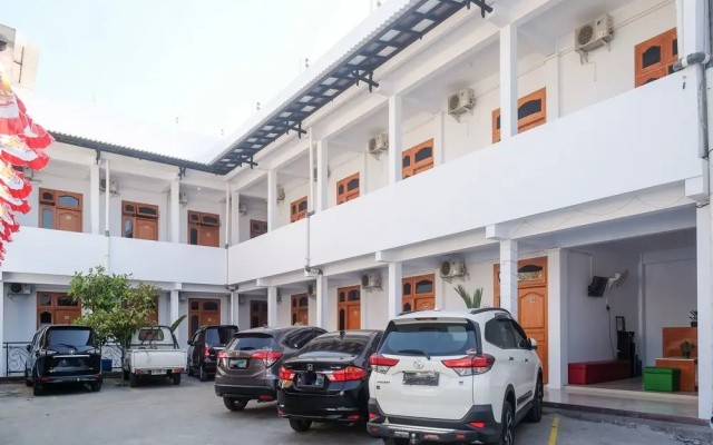 Urbanview Syariah Wisma Nabil Solo