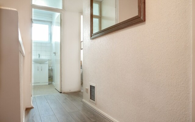 Elland House - Deluxe Guest Room