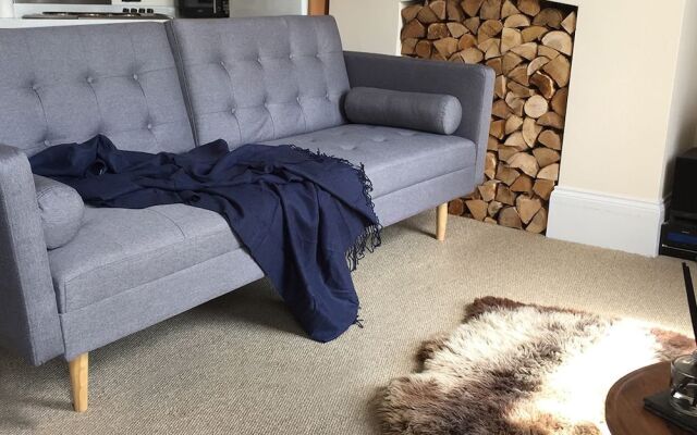 Charming 2BD Flat Cheltenham, Gloucestershire
