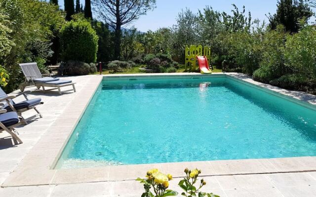 Villa With 5 Bedrooms In Seguret, With Private Pool, Enclosed Garden And Wifi