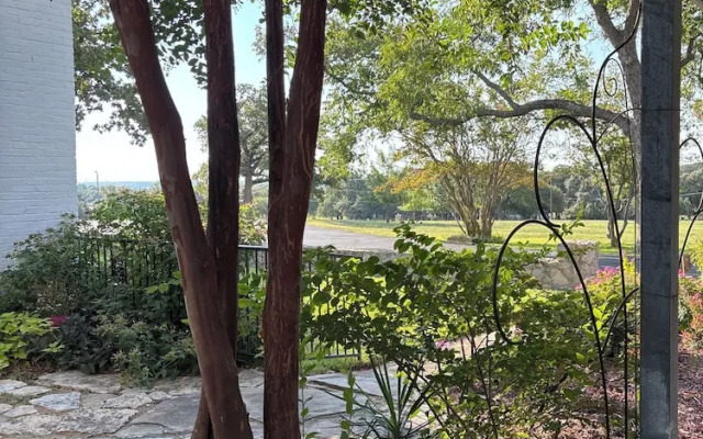 The Old Liberty Schoolhouse B&B