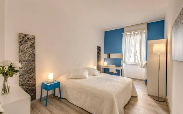 Italy Rents Colosseum - Termini