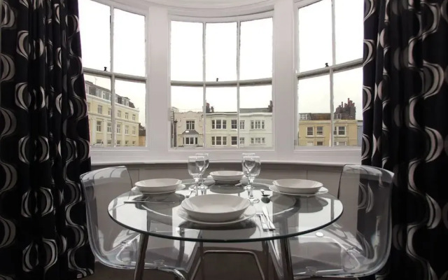 New Steine Apartment Sea View by Brighton Holiday Lets