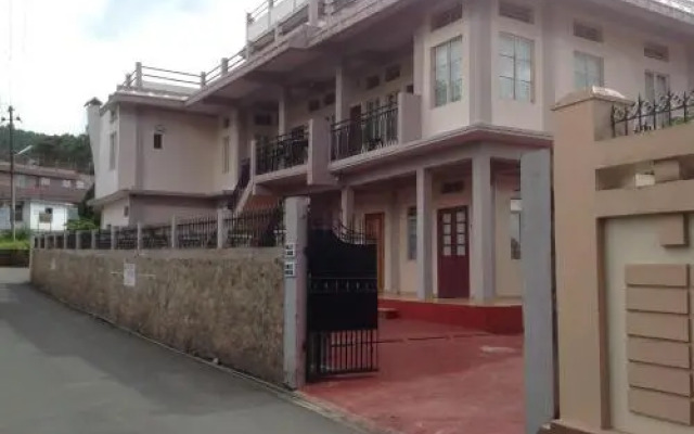 Holly Lodge Guest House