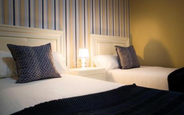 Holidays2Malaga Victoria with patio and parking