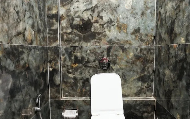 Hotel Versova Inn
