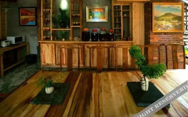 Xiangyu Yangguang Gallery Inn