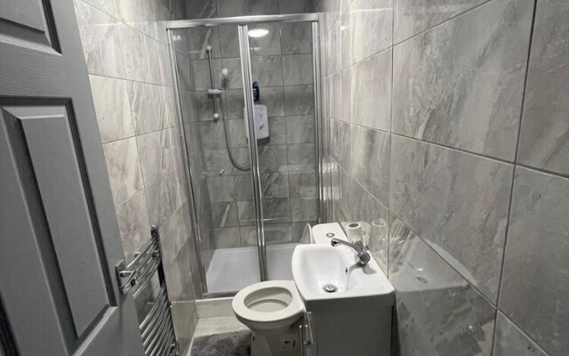 Stunning 4-bed House in Liverpool L15