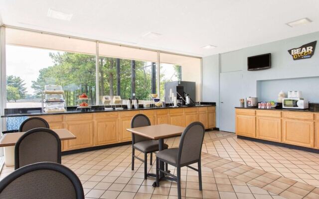 Travelodge Fredericksburg South