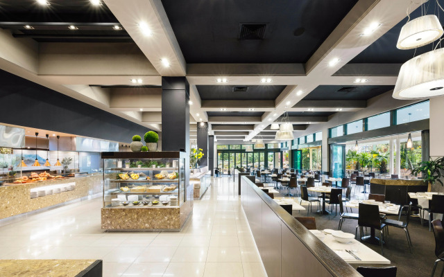 voco Gold Coast by IHG