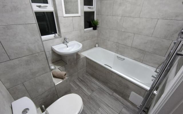 Queens Holiday Apartment