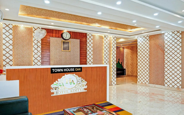 Townhouse OAK Hotel Aditya Residency
