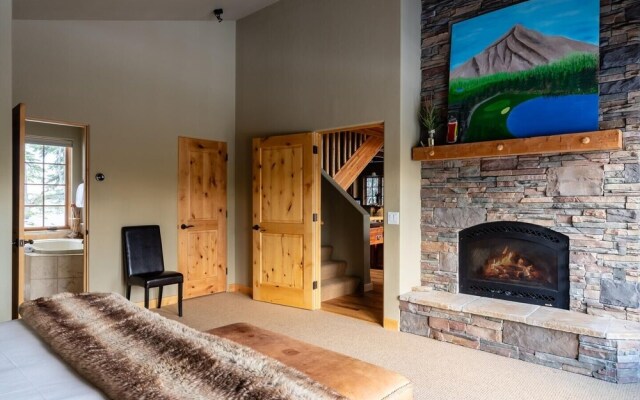 2 Mountain Home 3 Bedroom Home by Moonlight Basin Lodging