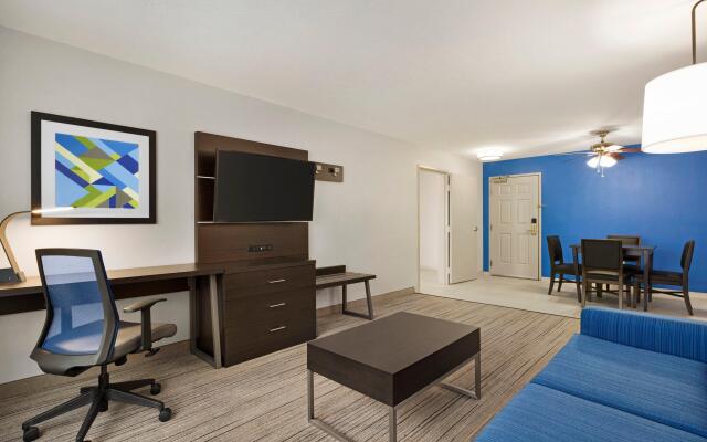 Holiday Inn Express Sarasota East - I-75, an IHG Hotel