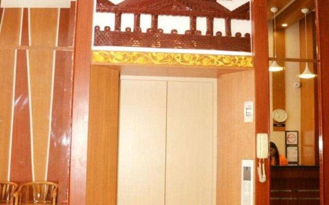 Nylon Hotel