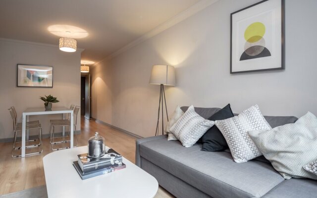 Hoxton 2 Bed Apartment by BaseToGo