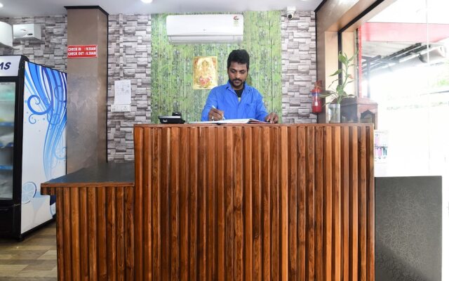 OYO 15244 Ryan Residency