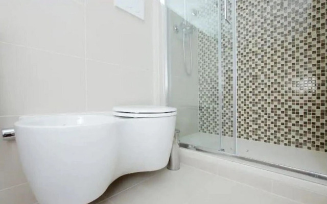 Vatican White Apartment - Vatican Cumfida