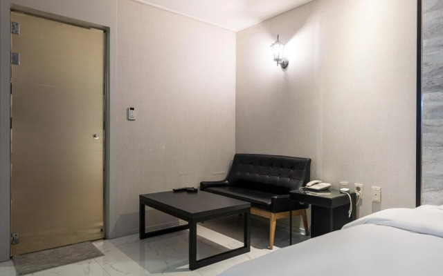 Ansan Walkers Hotel by Cozy