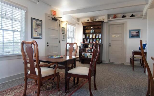The First Colony Inn