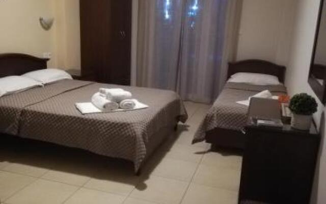 Denis Studios And Apartments