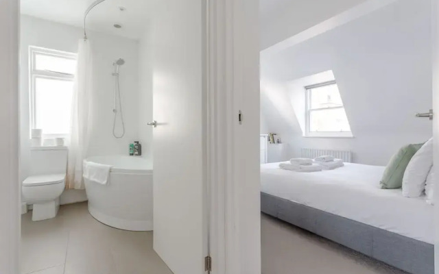 Bright & Airy 1 Bedroom Apartment in Central London